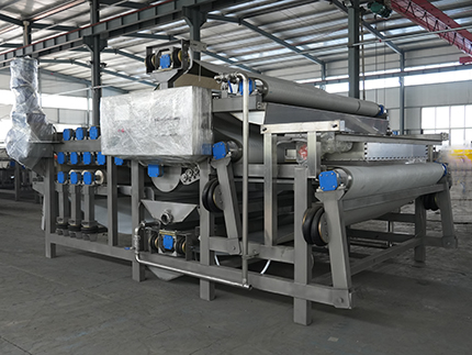 博宇環(huán)保-帶式壓榨機(jī).jpg 博宇環(huán)保-帶式壓榨機(jī).jpg