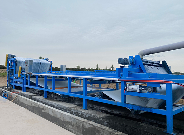 博宇環保-帶式污泥壓濾機.jpg 博宇環保-帶式污泥壓濾機.jpg